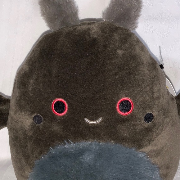 Squishmallows Perkin Moth-man Hot Topic Exclusive 8 inch - Picture 5 of 11